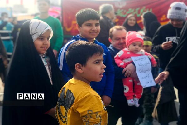 حضور پرشور آموزش و پرورش ناحیه سه مشهد در راهپیمایی 22بهمن