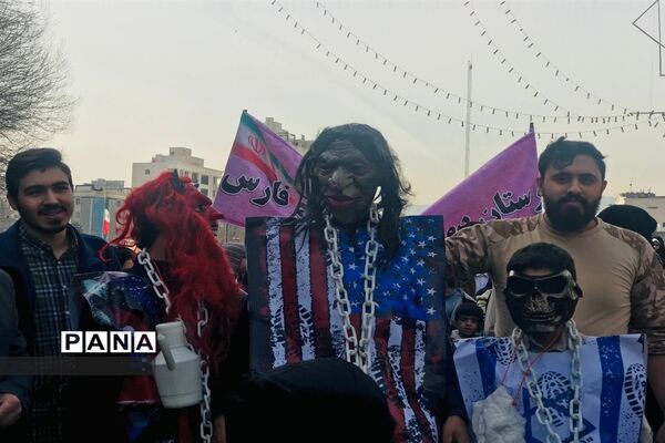 حضور پرشور آموزش و پرورش ناحیه سه مشهد در راهپیمایی 22بهمن