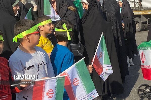 راهپیمایی پرشور مر‌دم شهرری و قیامدشت در گرامیداشت چهل و پنجمین سالگرد پیروزی انقلاب اسلامی ایران