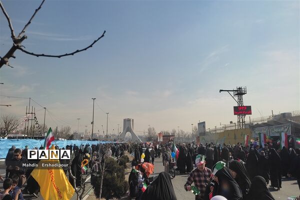 راهپیمایی ۲۲ بهمن ماه در میدان آزادی تهران