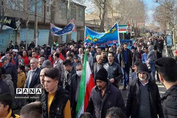 جلوه هایی از حضور مردم آذربایجان‌شرقی در راهپیمایی ۲۲ بهمن