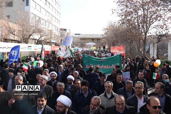 جلوه هایی از حضور مردم آذربایجان‌شرقی در راهپیمایی ۲۲ بهمن