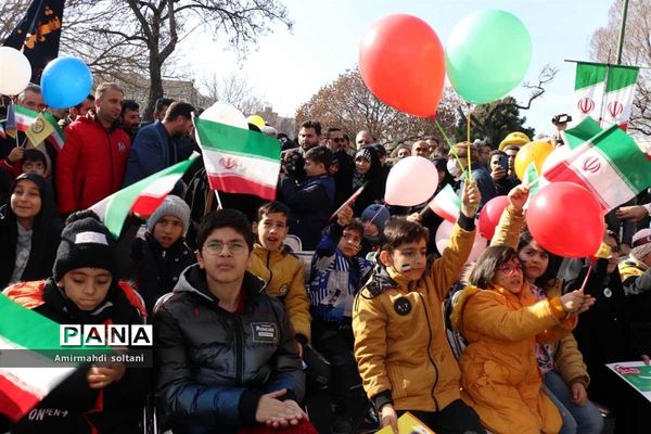 جلوه هایی از حضور مردم آذربایجان‌شرقی در راهپیمایی ۲۲ بهمن