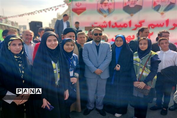 راهپیمایی باشکوه ۲۲ بهمن در بهارستان 2