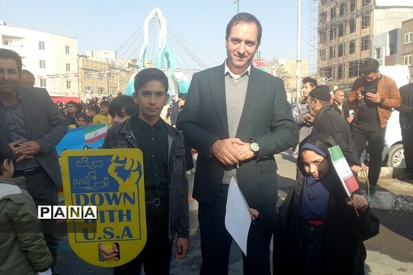 راهپیمایی باشکوه ۲۲ بهمن در بهارستان 2