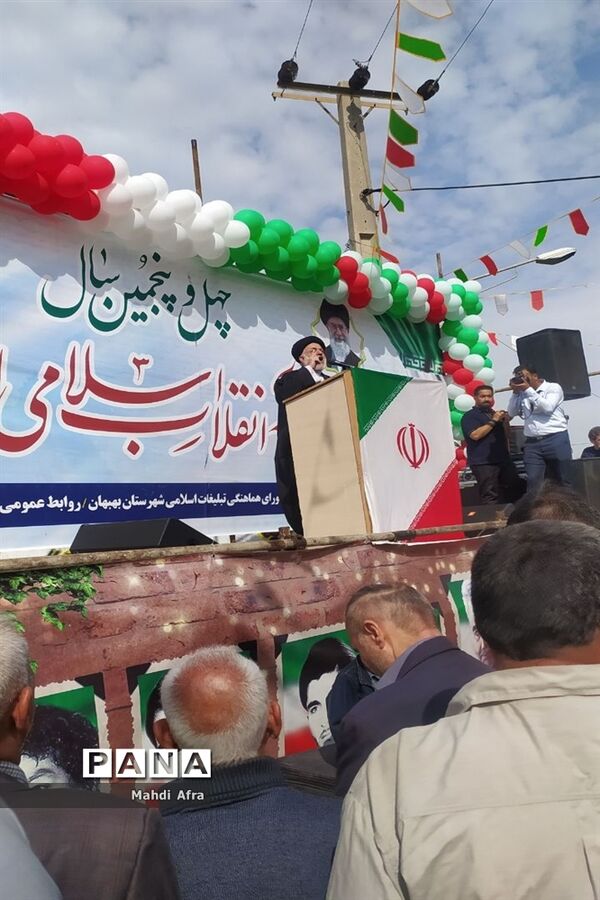 حضور پرشور دانش‌آموزان و فرهنگیان بهبهانی در راهپیمایی یوم الله 22 بهمن ماه