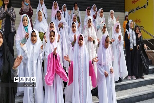 حضور پرشور دانش‌آموزان و فرهنگیان بهبهانی در راهپیمایی یوم الله 22 بهمن ماه