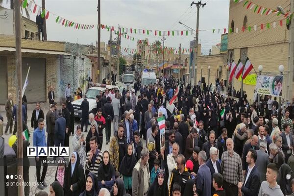 حضور پرشور دانش‌آموزان و فرهنگیان بهبهانی در راهپیمایی یوم الله 22 بهمن ماه