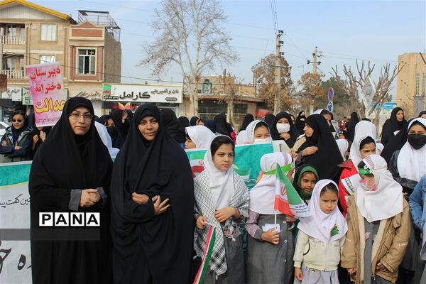 برگزاری راهپیمایی باشکوه ۲۲بهمن ماه در شهر جوادآباد