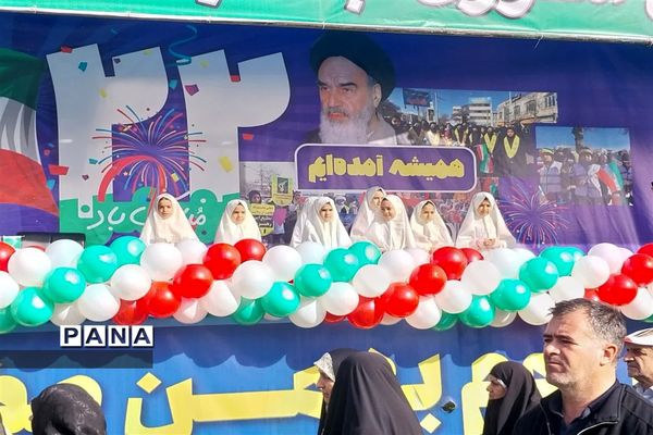 حماسه حضور دانش‌آموزان تهرانی در راهپیمایی 22 بهمن 1402