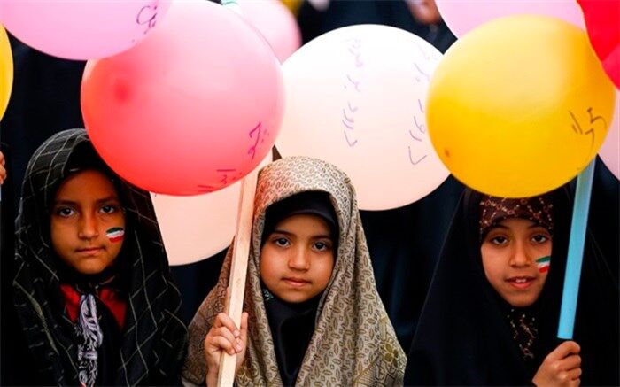 حضور پرشور دانش‌آموزان استان فارس در راهپیمایی 22 بهمن