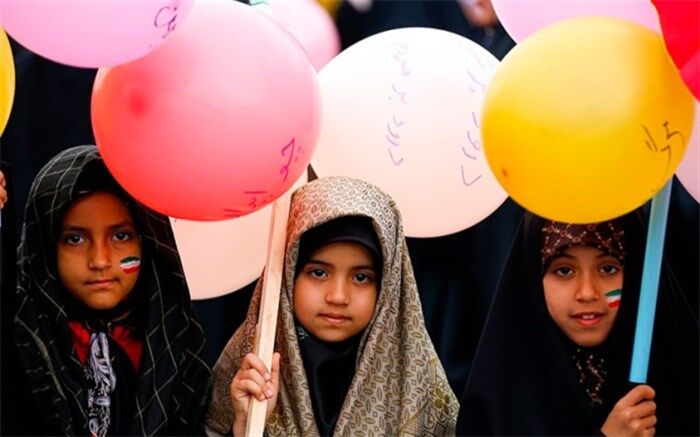 حضور پرشور دانش‌آموزان استان فارس در راهپیمایی 22 بهمن