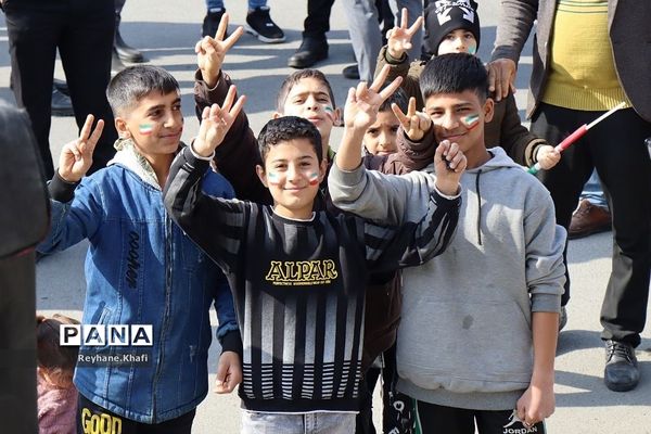 حضور پرشور مردم غیور پاکدشت در راهپیمایی 22 بهمن