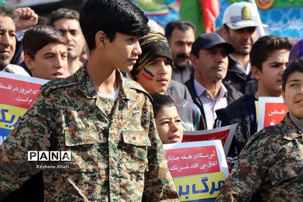 حضور پرشور مردم غیور پاکدشت در راهپیمایی 22 بهمن