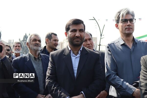 حضور پرشور مردم غیور پاکدشت در راهپیمایی 22 بهمن