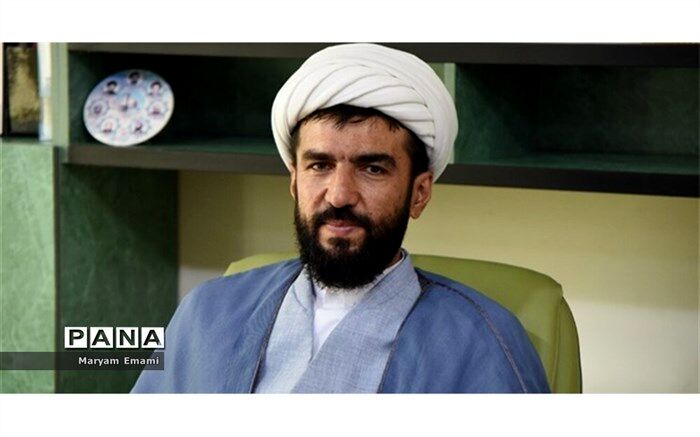 شناخت انقلاب اسلامی ضروری است