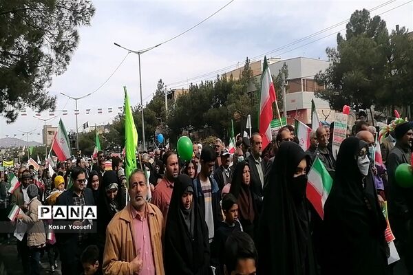 حضور مردم غیور بیرجندی در راهپیمایی یوم الله 22 بهمن