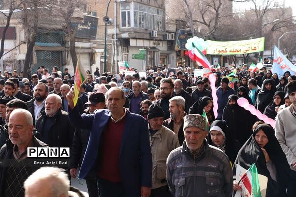 بچه‌های انقلاب پای کار انقلاب