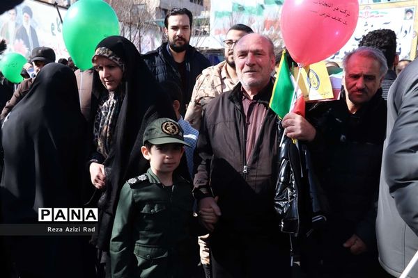 بچه‌های انقلاب پای کار انقلاب