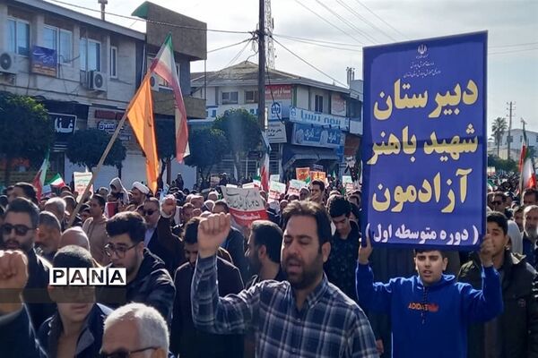 برگزاری راهپیمایی ۲۲ بهمن در شهرستان محمودآباد
