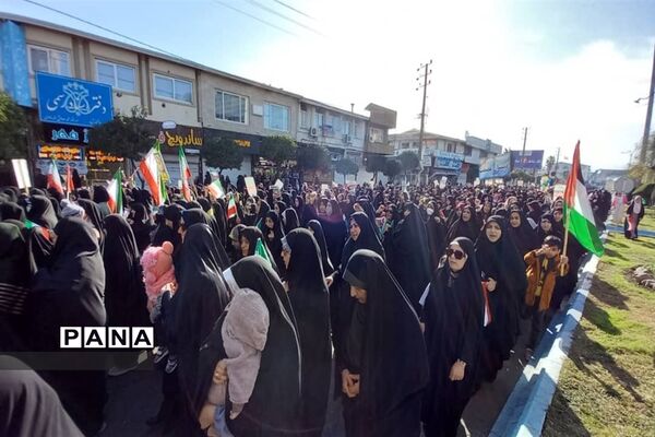 برگزاری راهپیمایی ۲۲ بهمن در شهرستان محمودآباد