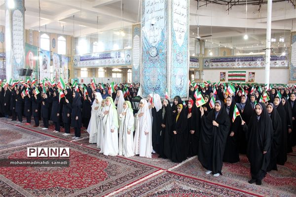 سرود 1357 نفره در مصلی شهرستان دلیجان