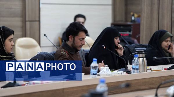 گردهمایی نویسندگان موسسه رهنمای اهل قلم