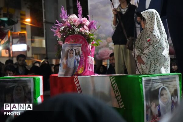 تجلیل از دخترانِ شهدا و یادآوری فداکاری دختران میناب در شب‌های لاله نظرآباد