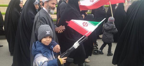ثبت شکوه انقلاب از قاب دوربین در همدان