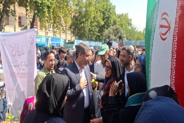 حضور درخشان کانون فرهنگی تربیتی نیایش در آیین افتتاحیه پایگاه‌های تابستانی اوقات فراغت دانش‌آموزان شهر تهران