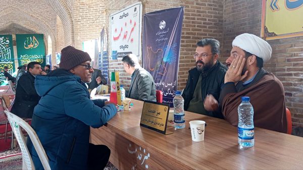 میز خدمت در نماز جمعه هفتۀ اول بهمن ماه