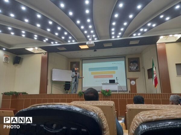 کارگاه توانمند سازی آموزش تخصصی خبرنویسی برای مربیان پرورشی 