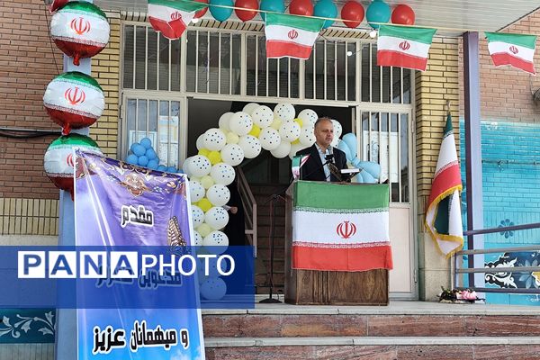 جشن شکوفه‌ها در مدرسه آیین روشن شهریار با حضور مدیریت آموزش و پرورش شهریار