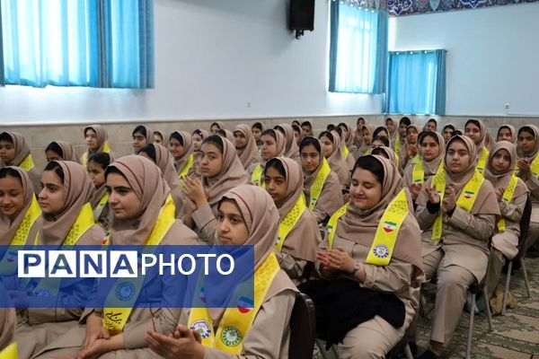 همایش «یاوران انقلاب» در مدرسه شهیدپاکنژاد ناحیه 2 یزد