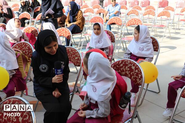 جشن شکوفه‌ها در بجنورد با نواخته‌شدن زنگ مهر و آغاز سال تحصیلی کلاس اولی‌ها