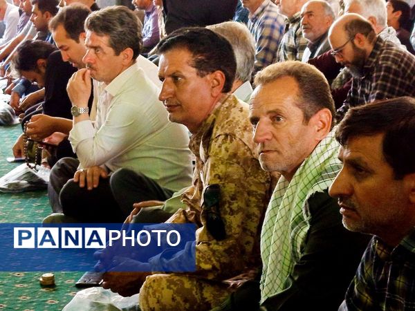 نماز جمعه ای با رنگ خون شهید در کاشمر