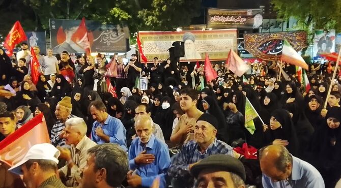 تجمعات ملی و مردمی در میادین شهر 