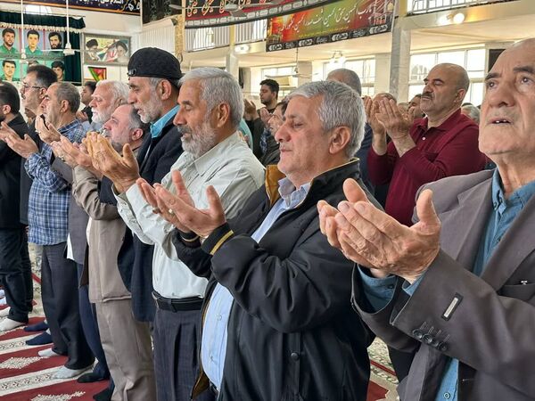 شکوه بندگی در نماز عید فطر گلوگاه