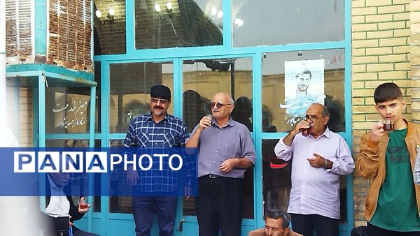 گذری بر فعالیت چایخانه مسجد جامع در روز جمعه 