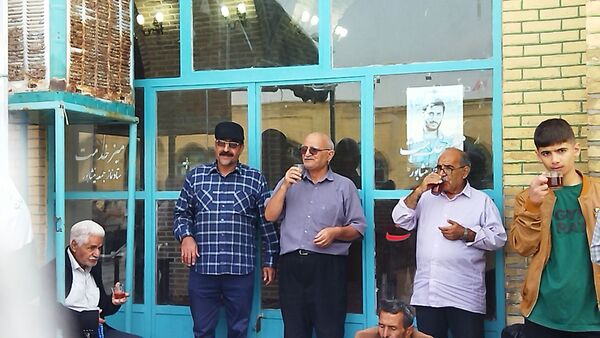 گذری بر فعالیت چایخانه مسجد جامع در روز جمعه 