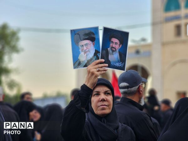 روایت قاب‌هایی از دریای دلدادگی؛ اجتماع عزاداران تهرانی در آیین بزرگداشت رهبر شهید
