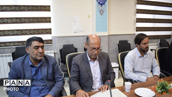 دیدار مدیر و کارکنان اداره بهزیستی رومشکان با فرماندار و امام جمعه