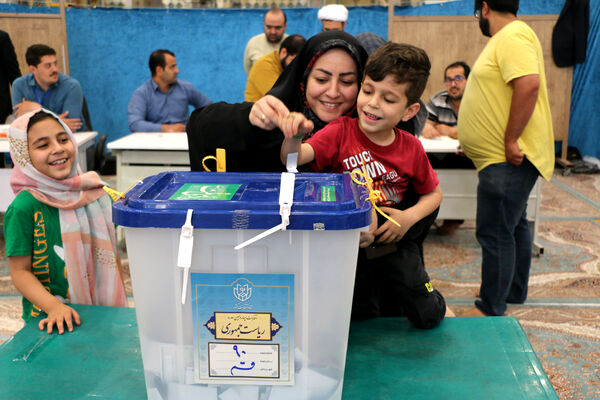 حضور نوجوانان قمی در انتخابات ریاست جمهوری -2