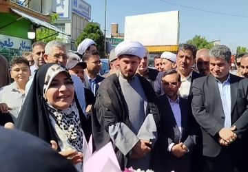 حماسه‌خوانی دانش‌آموز خبرنگار پانا هنگام استقبال از سحر امامی در فاروج