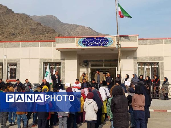 اجرای مانور سراسری زلزله در مدرسه شهید نوری مرزآباد شهرستان خدا آفرین