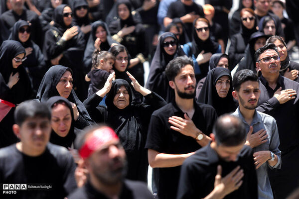 عاشورای حسینی در میدان امام حسین(ع)