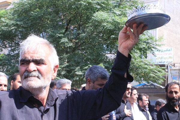تشییعی که بهارستان را یکپارچه عزادار و مفتخر کرد