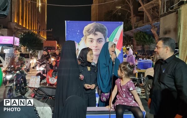 شهر در مسیر غدیر؛ موج شادی در مهمانی ۱۰ کیلومتری