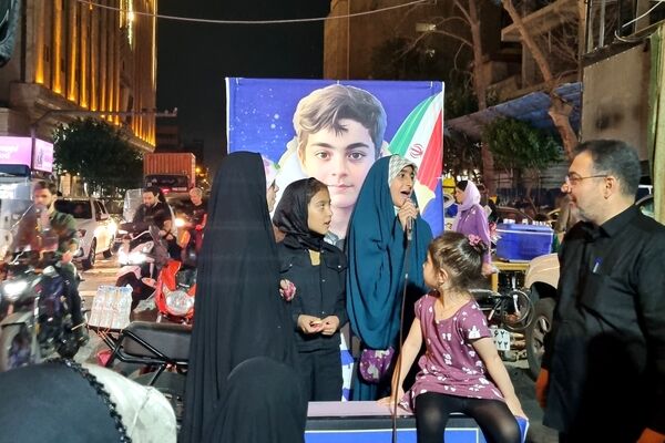 شهر در مسیر غدیر؛ موج شادی در مهمانی ۱۰ کیلومتری