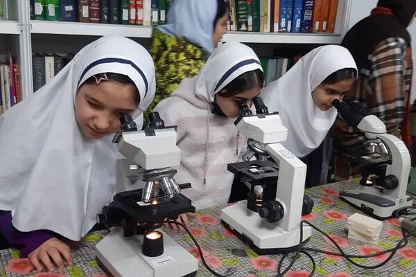 اردوی علمی پژوهشی دانش‌آموزان دبستان هجده دی ناحیه2 شهرری در پژوهش‌سرای بصیرت 